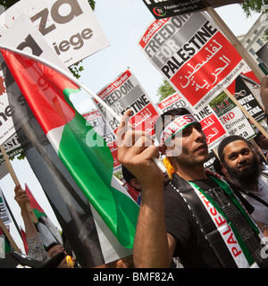 Flottille de Gaza Mars, Whitehall, Downing Street, à l'extérieur, Londres, de protestation contre l'assassinat de neuf militants par des soldats israéliens Banque D'Images