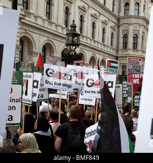 Flottille de Gaza Mars, Whitehall, Downing Street, à l'extérieur, Londres, de protestation contre l'assassinat de neuf militants par des soldats israéliens Banque D'Images