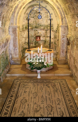 Israël, Jérusalem, un ancien bien d'eau, à l'église de la Visitation à Ein Karem Banque D'Images