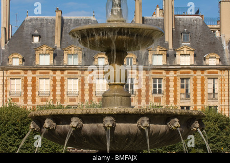 Place des Vosges, quartier du Marais, Paris Banque D'Images