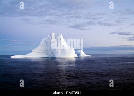 Iceberg dans la mer du Labrador, Canada Banque D'Images