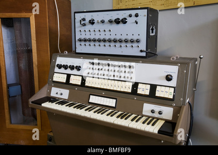 Détails d'un studio d'enregistrement de musique électronique Siemens 1955 Banque D'Images