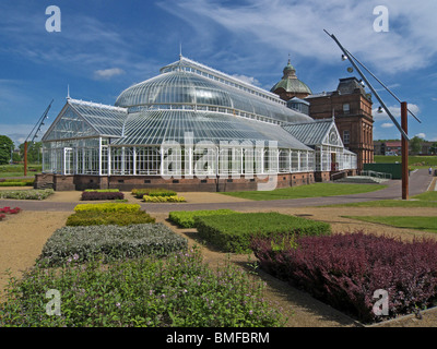 People's Palace et jardins d'hiver à Glasgow Green Park Glasgow Ecosse Banque D'Images