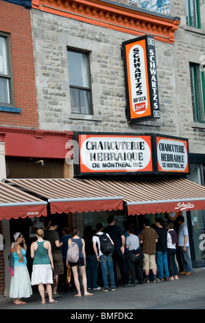 Schwartz's célèbre viande fumée Montréal Canada Banque D'Images