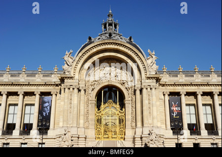 Exposition Yves Saint Laurent au musée du Petit Palais, Paris,75008, France Banque D'Images