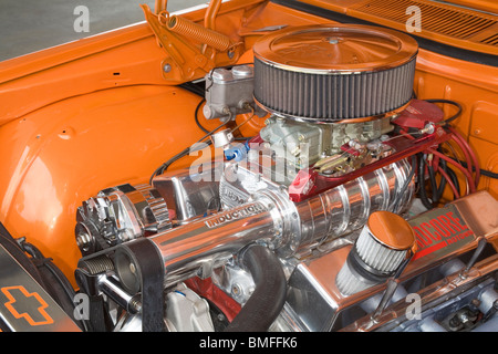 Supercharger en haut d'un moteur V8 standard Banque D'Images