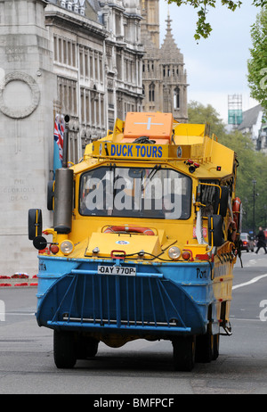 "Duck Tours" sur le véhicule amphibie Road, Londres, Angleterre, Royaume-Uni Banque D'Images