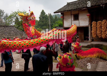 Les populations locales l'exécution de l'opéra traditionnel, Dengxi, Nanbu Nanchong, province du Sichuan, Chine Banque D'Images