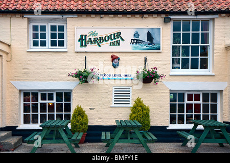 L'Harbour Inn Suffolk Southwold au niveau montrant les inondations 1953 Banque D'Images