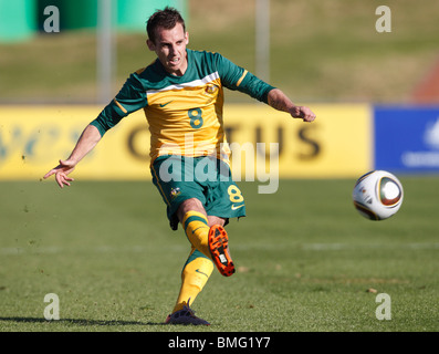 Luke Wilkshire de l'Australie lance la balle lors d'un match amical contre le football international USA avant la Coupe du Monde 2010 Banque D'Images