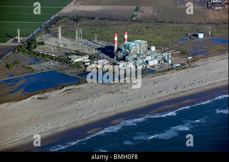 Vue aérienne au-dessus de la plage Ormand au gaz naturel Centrale électrique centrale électrique Oxnard Californie Banque D'Images