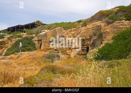 Agios Georgios, Harbour, tombes, Pafos, Chypre. Printemps, mai. Banque D'Images