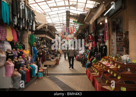 Turquie Antalya - bazar marché couvert principalement pour des clients locaux Banque D'Images