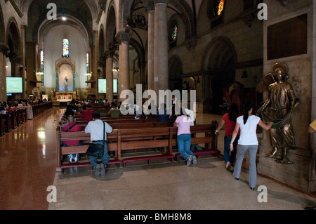 Philippines, Manille, 5 mars, 2008 l'intérieur de la cathédrale de Manille Intramuros dans le plus ancien quartier de la ville de Manille. Banque D'Images