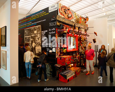 Exposition à la nouvelle galerie d'art Centre Pompidou Metz en France Banque D'Images
