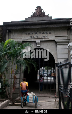 Philippines, Manille,Puerta Isabel II dans Intramuros le plus ancien quartier de la ville de Manille. Banque D'Images