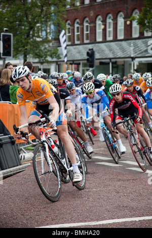 Séries 5 Tour et Festival de cyclisme, course Halford Tour Series. Course de vélo en centre-ville à Southport, Royaume-Uni Banque D'Images