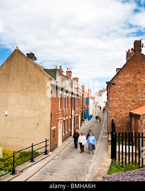 Rue de maisons mitoyennes en Angleterre, Royaume-Uni Banque D'Images