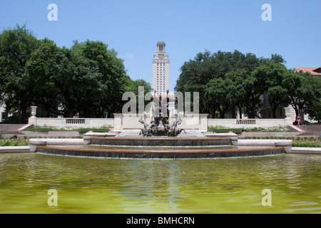 Littlefield Memorial fontaine en face de la tour de l'Université du Texas à Austin Banque D'Images