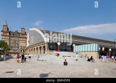 La gare de Lime Street et Liverpool concourse nouvellement restauré Banque D'Images