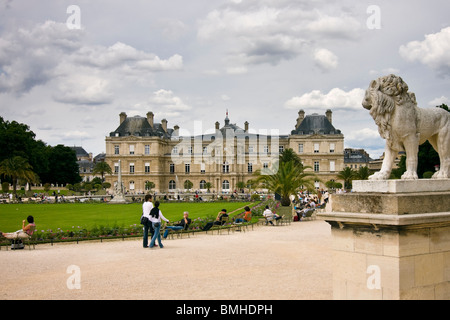 Le Palais du Luxembourg, qui abrite le Sénat français, Paris, France Banque D'Images