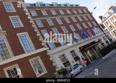 Cette escale populaire pour les touristes et les hommes d'affaires, l'hôtel Marriott, un hôtel très bien situé dans Duke Street,London. Banque D'Images