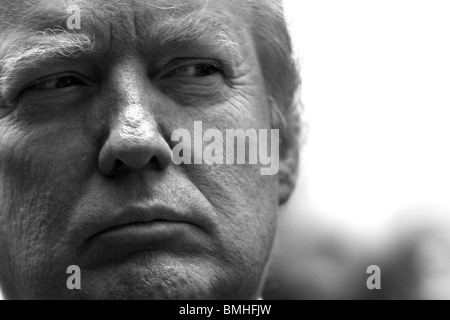 L'atout de Donald Trump Tower en face du 8 juin 2010, Manhattan, New York City, New York, USA Banque D'Images