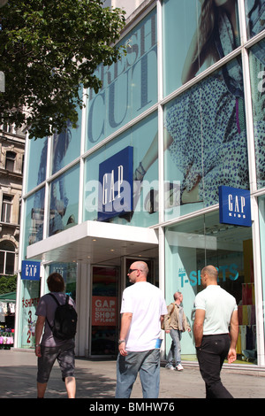 Un espace magasin sur Oxford Street, Londres, Angleterre, Royaume-Uni Banque D'Images