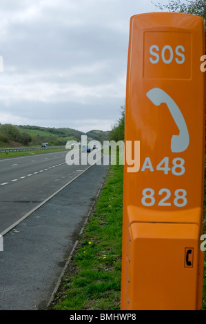 Une station de téléphone d'urgence routière48 Banque D'Images