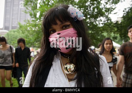 Un adolescent participe à la vinaigrette de cosplay comme son personnage préféré de manga comic books à la Journée du Japon à New York Banque D'Images