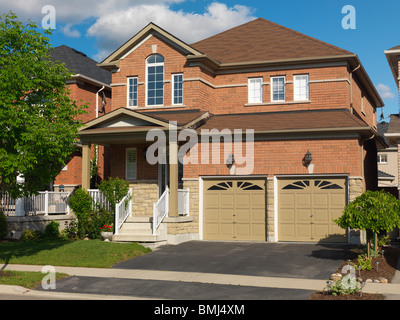 Maison d'habitation de deux étages à Milton, Ontario, Canada. Banque D'Images