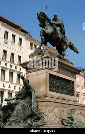 Victor Emmanuel II (1820-1878). Roi de Sardaigne (1849-1861) et en Italie (1861-1878). Statue équestre. Venise. L'Italie. Banque D'Images