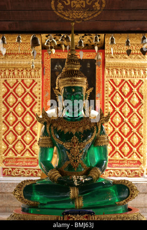 Bouddha d'émeraude, le Wat Phra That Doi Suthep temple, Chiang Mai, Thaïlande Banque D'Images