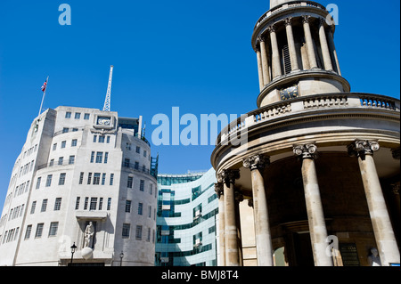 All Souls Church par BBC Broadcasting House sur le Langham Place, Londres, Royaume-Uni Banque D'Images