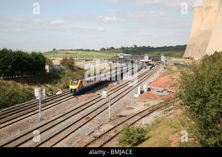 Inter city train dans East Midlands parkway station sur la midland mainline Limburg Banque D'Images