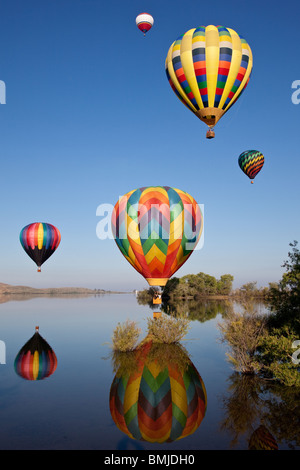 Plus de ballons lac calme Banque D'Images