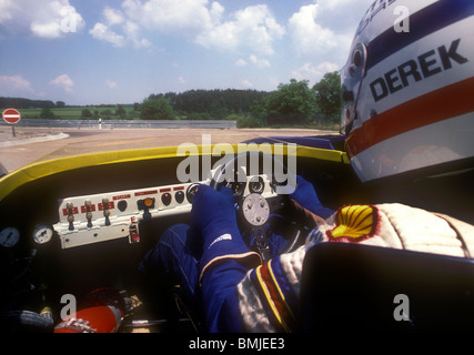 Derek Bell au volant de Porsche 917/30 voiture de course Can Am Banque D'Images