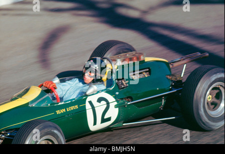 Jim Clark sur Lotus 25 au cours de 1964 Grand Prix de Monaco Banque D'Images