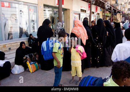 Les femmes à la Nubie Assouan Souk, Aswan, Egypte Banque D'Images