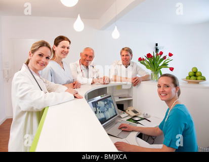 L'équipe médicale en chirurgie Banque D'Images