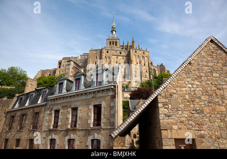 Vue grand angle de l'abbaye du Mont Saint Michel Banque D'Images
