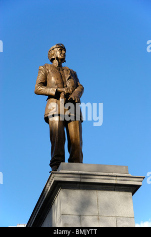 Statue du maréchal en chef Sir Keith Park sur le quatrième Socle à Trafalgar Square, Londres, Angleterre Banque D'Images