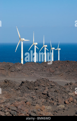 Les éoliennes produisant de l'énergie durable sur La Palma Banque D'Images