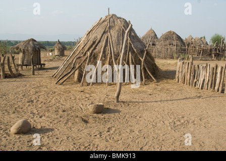 Ethiopie : Abaisser le bassin de la rivière Omo, village de Karo Duss Banque D'Images