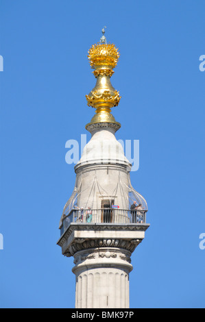 Plate-forme d'observation haut de monument mémorial pour le Grand Incendie de Londres Banque D'Images