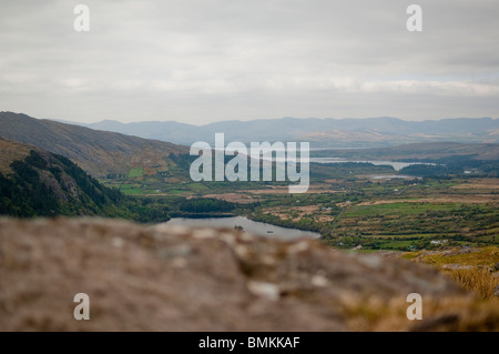 Vue depuis le col Healy vers Killmkilloge Harbour Banque D'Images