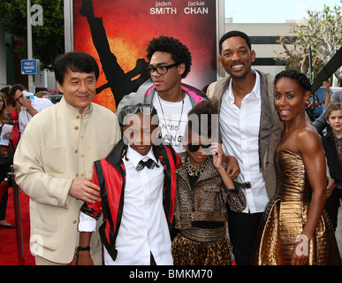 JACKIE CHAN JADEN SMITH TREY SMITH WILLOW SMITH WILL SMITH Jada Pinkett Smith LE FILM Karaté Kid PREMIERE LOS ANGELES CA Banque D'Images