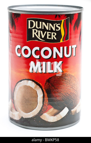 Tin de Dunn's River le lait de coco Banque D'Images