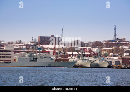 L'arsenal fait partie de la Base des Forces canadiennes Halifax et il est de la côte Est du Canada base navale et port d'attache de la flotte de l'Atlantique. Banque D'Images