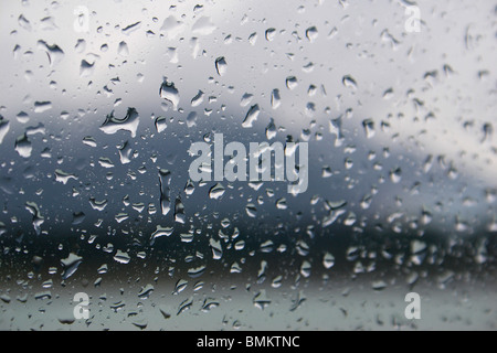 Les gouttes de pluie sur les vitres du navire ; Skagway en Alaska ; U.S.A. ; Etats-Unis d'Amérique Banque D'Images